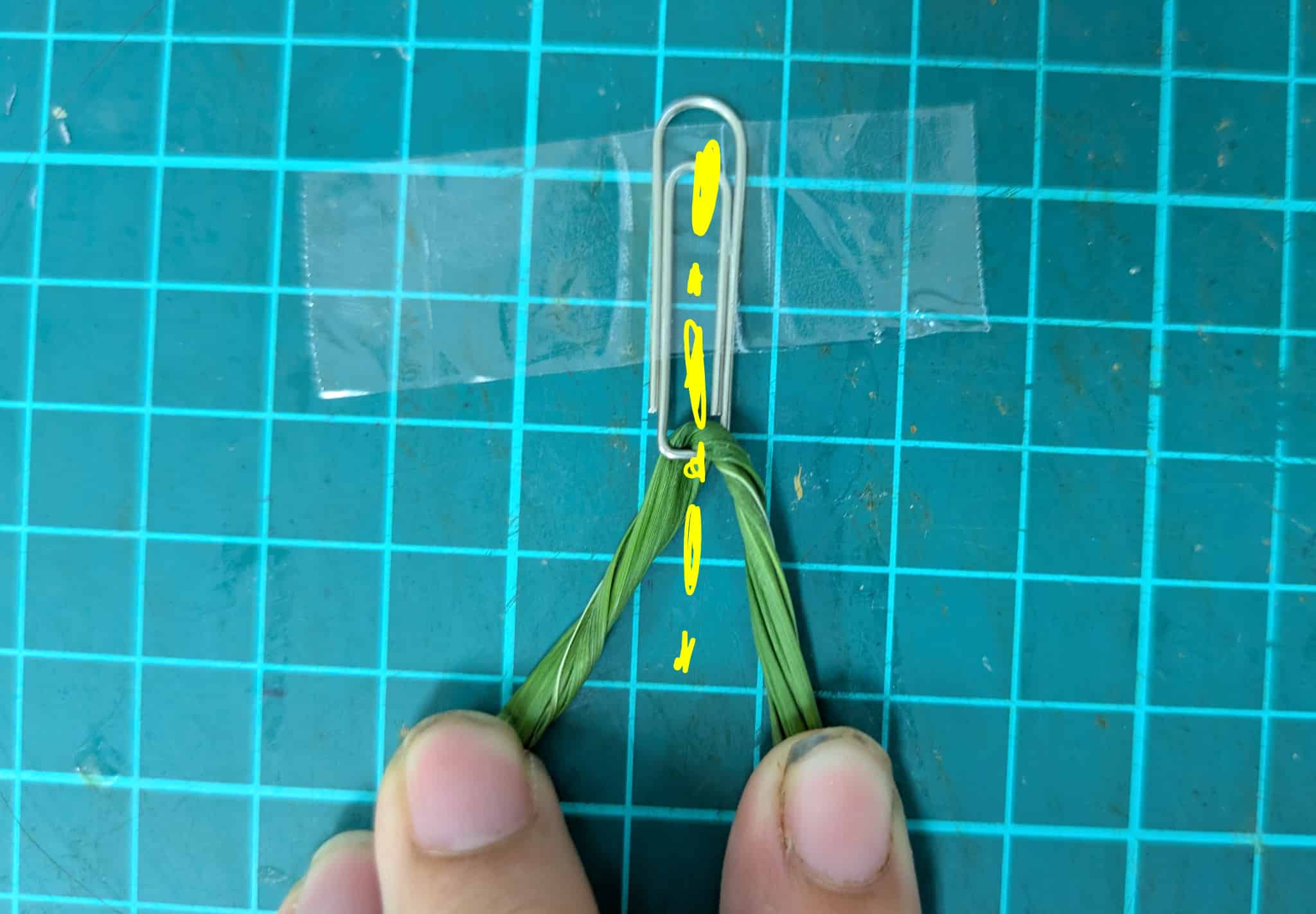 クリップで固定する