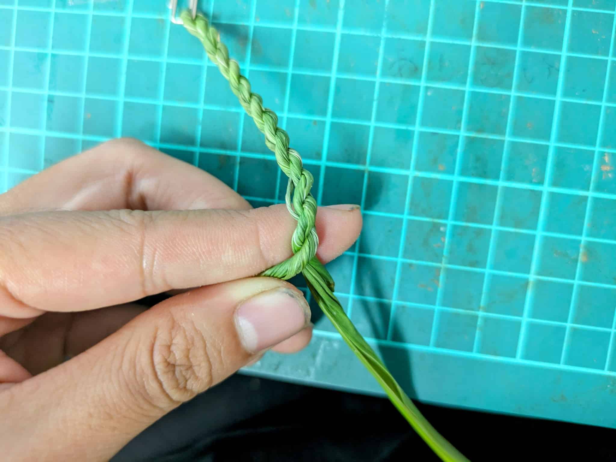 端を巻き込む