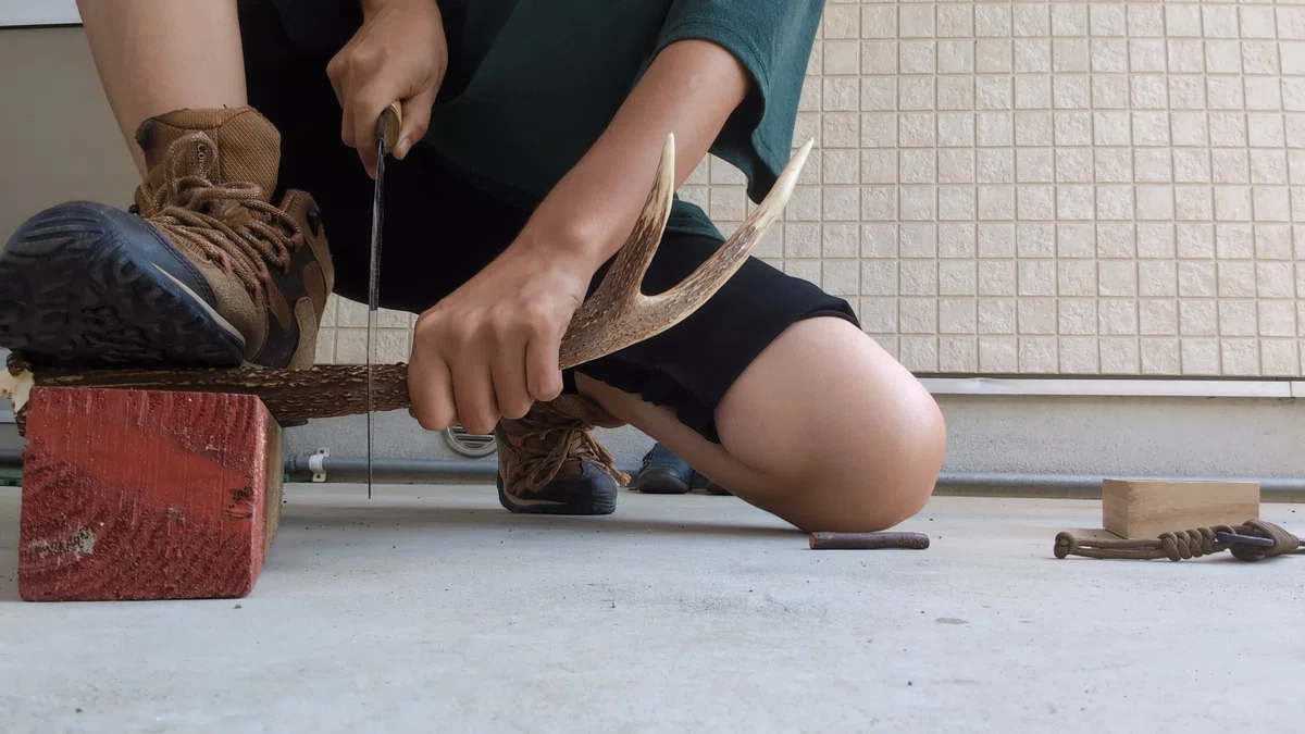 鹿の角をDIY！400円のノコギリと100均ヤスリでボタンを作ってみた【加工方法】