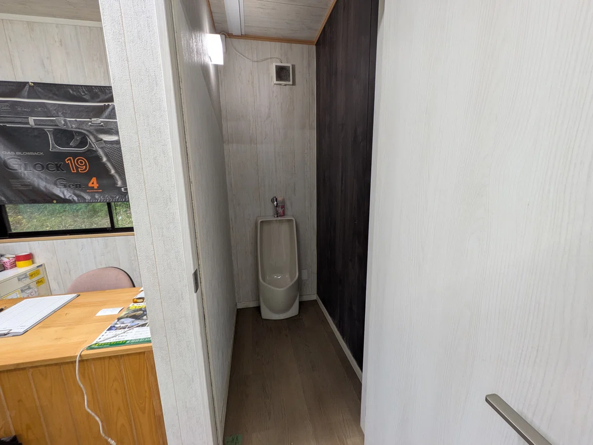 第二トイレ外観