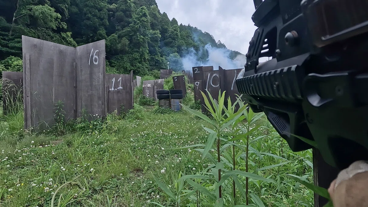 迫力のスモーク戦