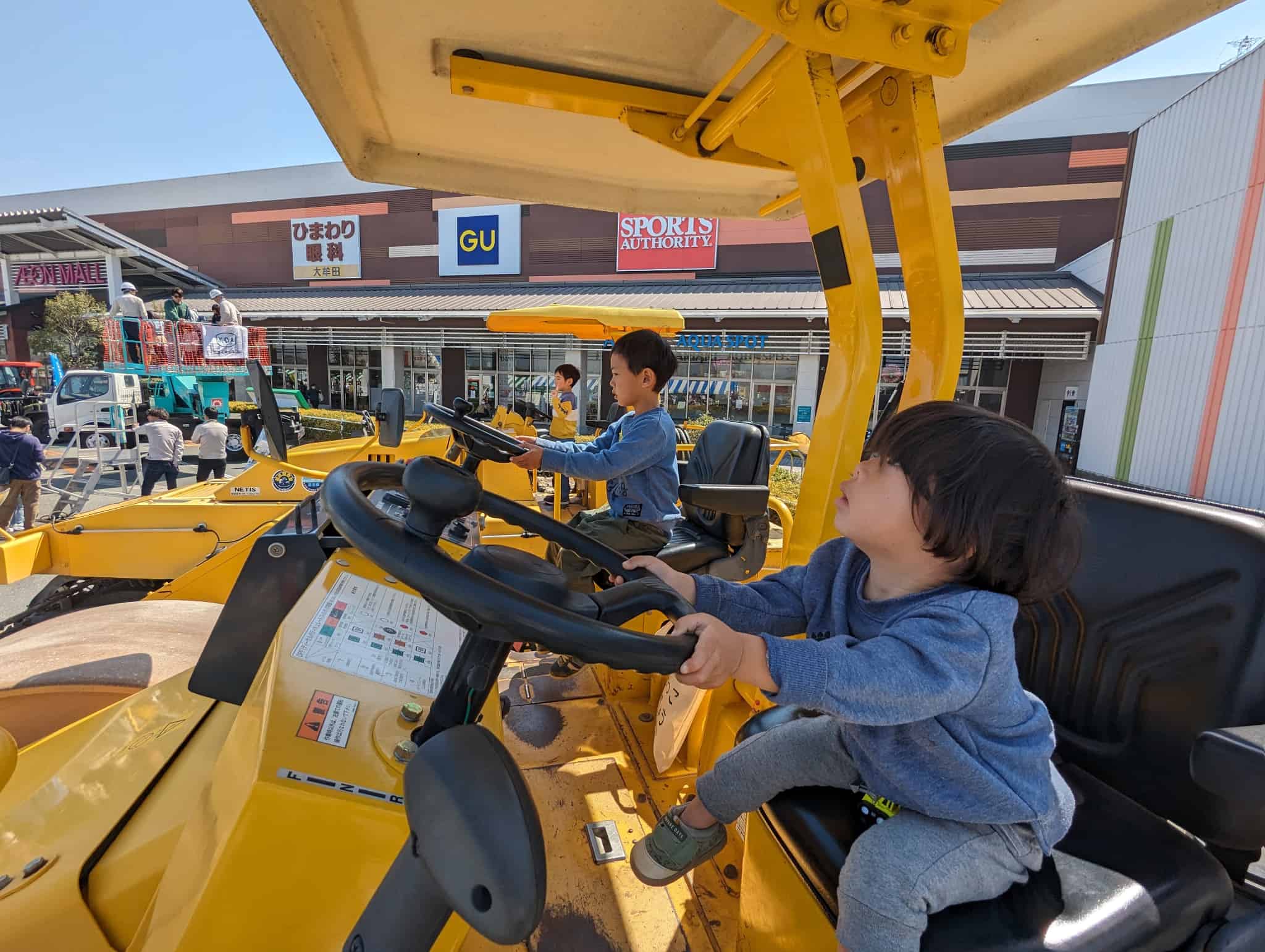 ロードローラー運転席