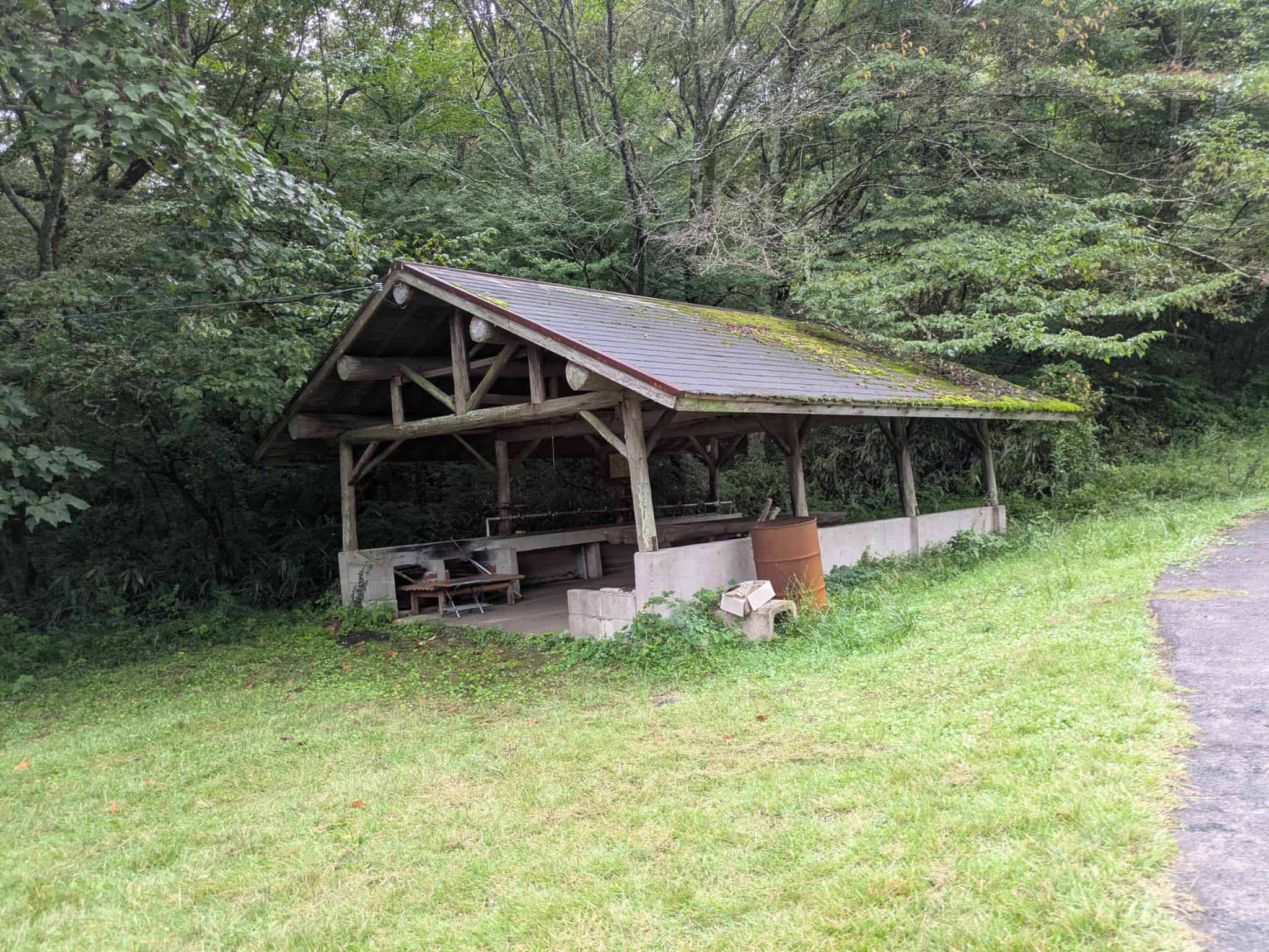 広場側の炊事場