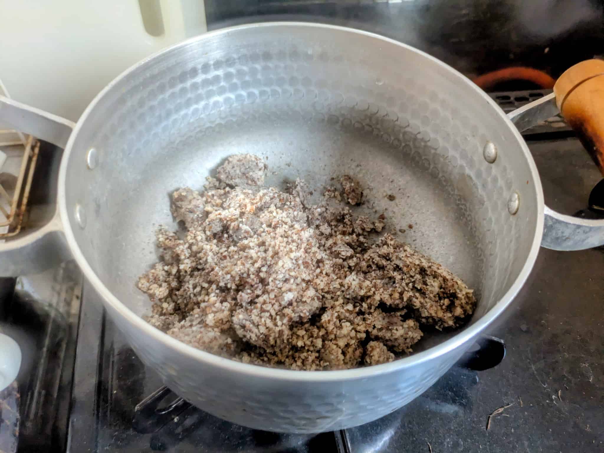 炒る前のくるみ