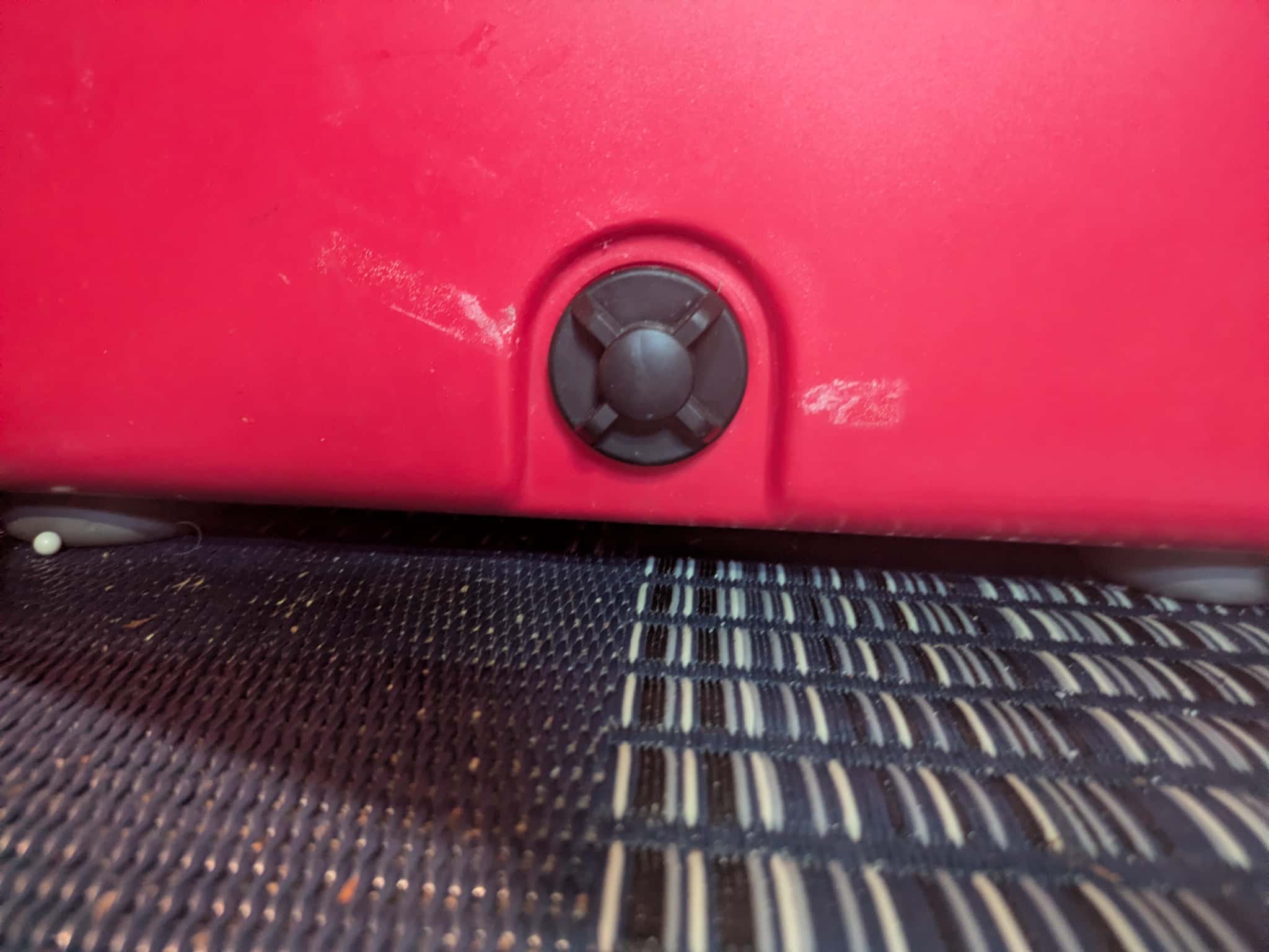 ORCAクーラーボックスの水抜き栓（ドレンプラグ）