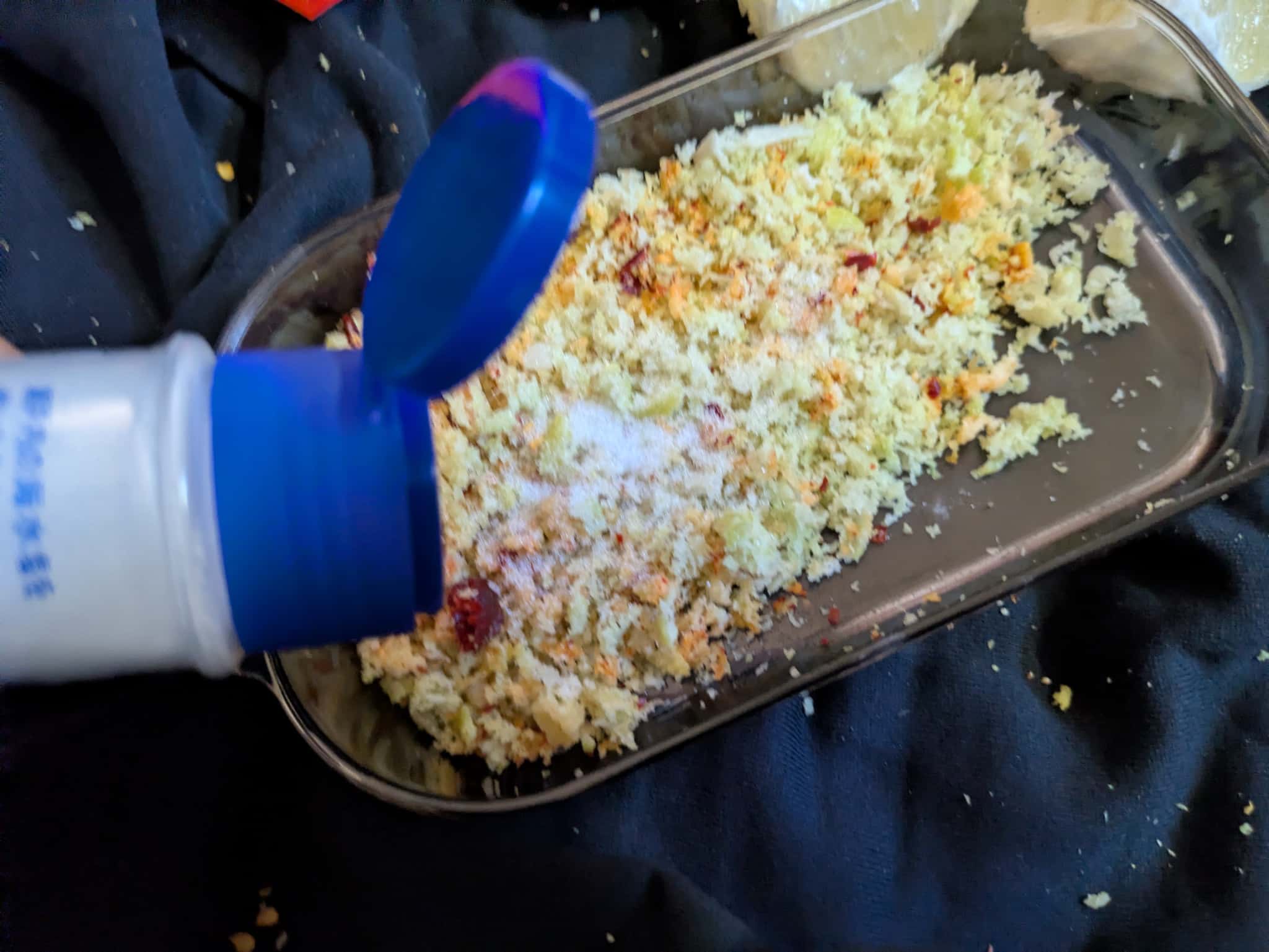 塩をまぶして混ぜる