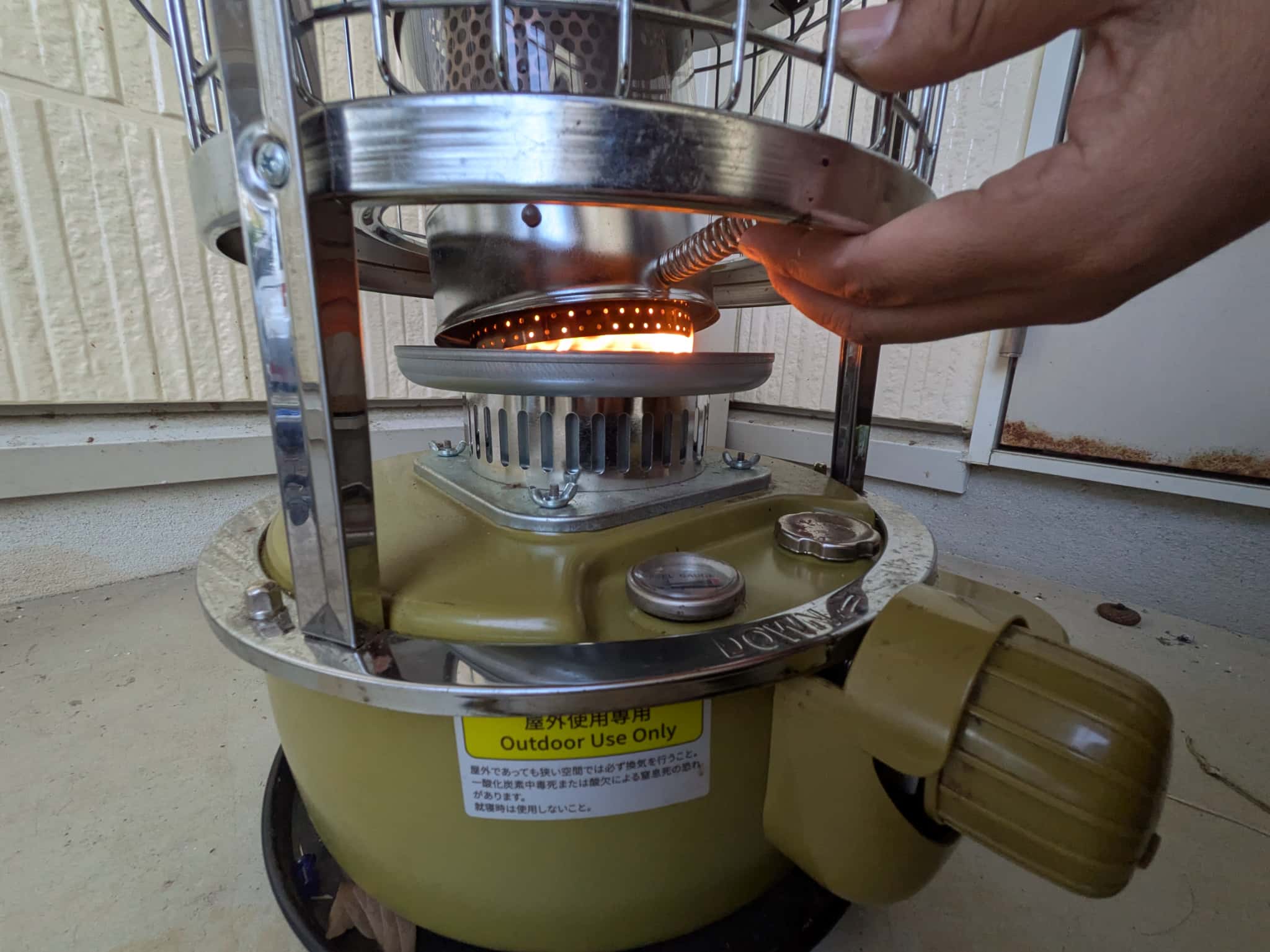 燃焼筒を戻して待つ