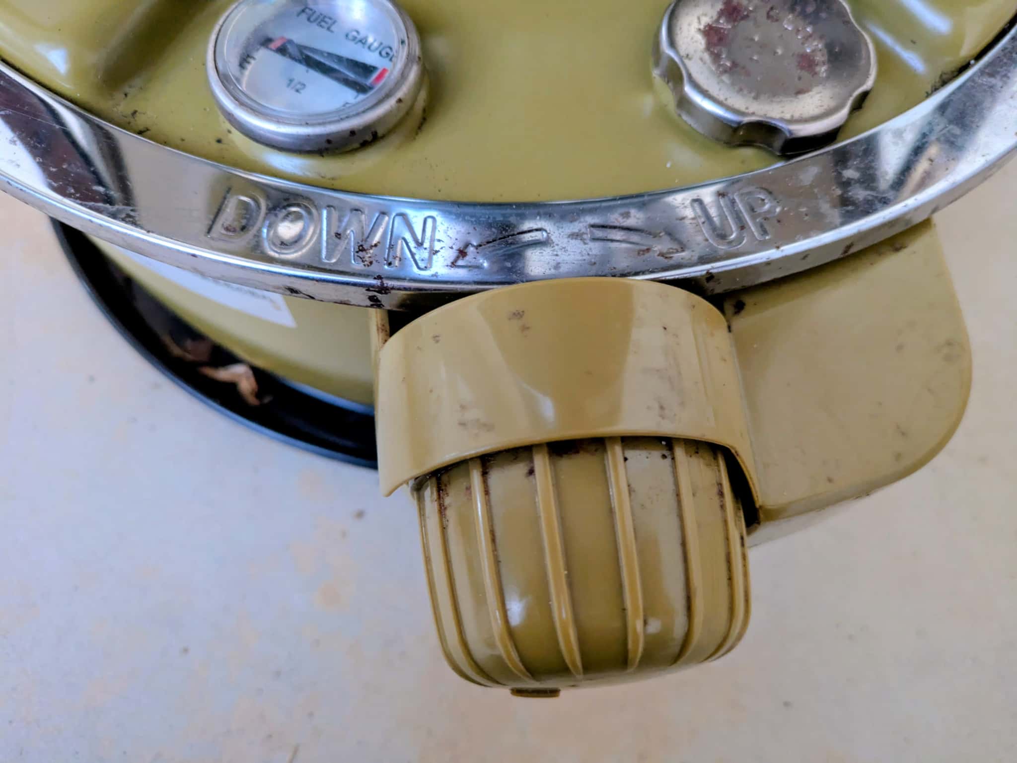 パセコストーブの火力調整ダイヤル