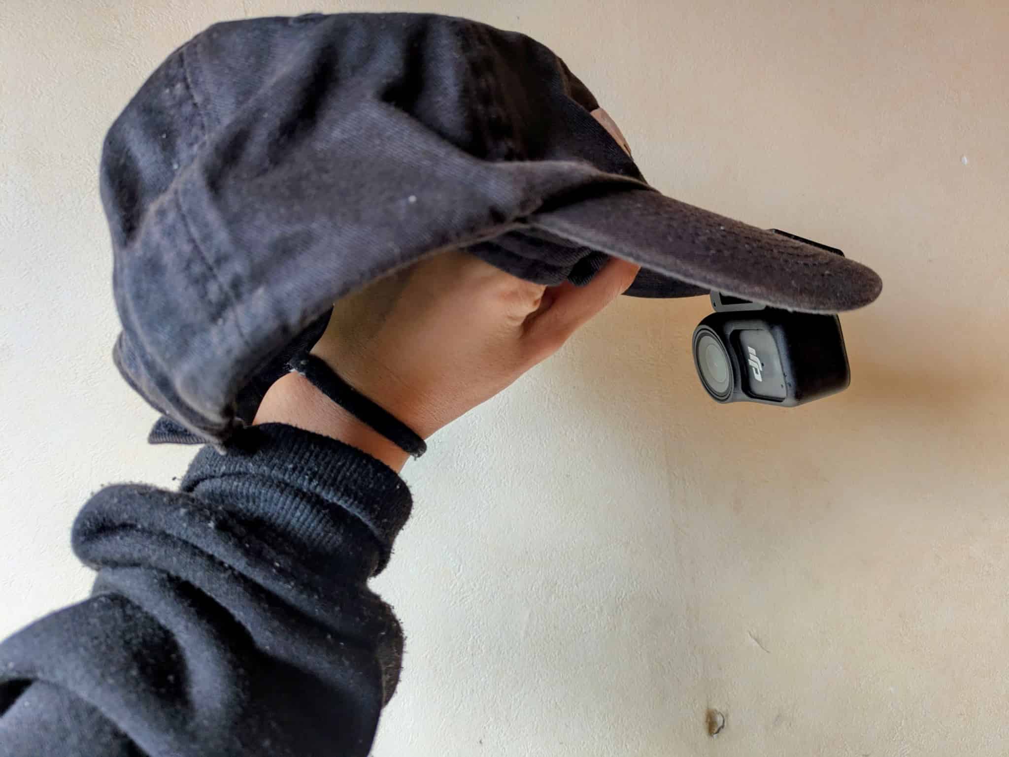 キャップの下に装着