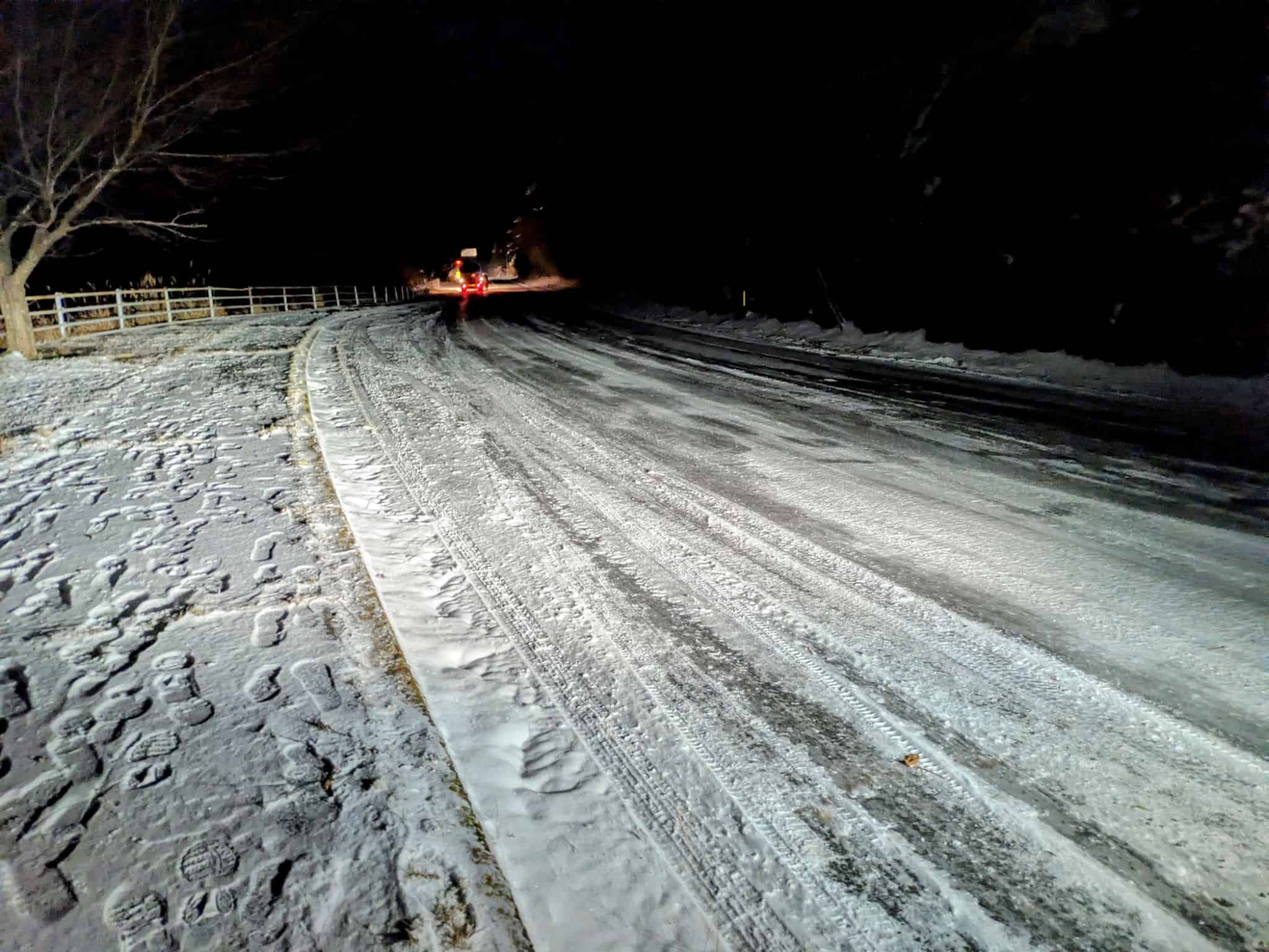 アイスバーンのような路面