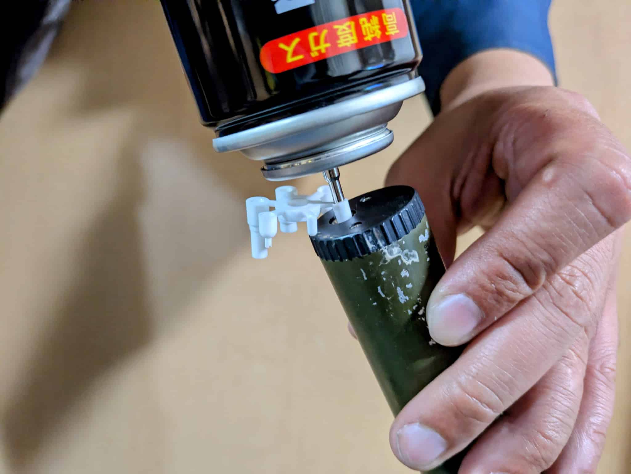 AS2OVバーナー ガス充填の様子