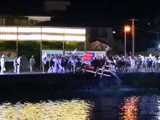 圧巻のクライマックス川落とし